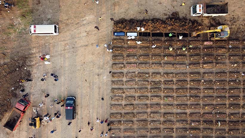 Rekor Kematian akibat Covid-19, Begini Suasana Pemakaman TPU Rorotan - Bagian 4