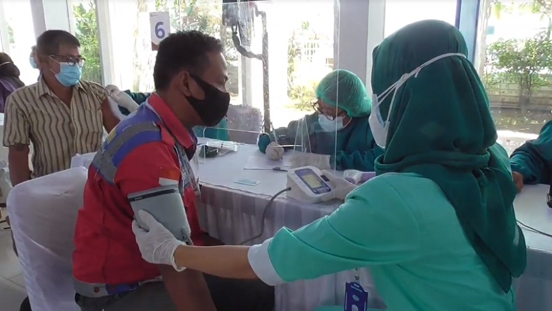 Ribuan Warga Pesisir Medan Ikuti Program Vaksinasi Covid-19 di Lantamal I Belawan
