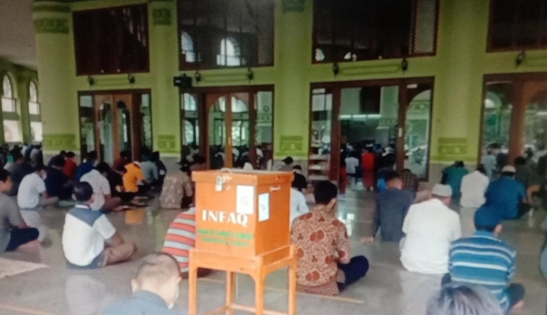 title Masjid Ditutup saat PPKM Darurat, Warga Cirebon Ikut Pemerintah Masjid Ditutup saat PPKM Darurat, Warga Cirebon Ikut Pemerintah