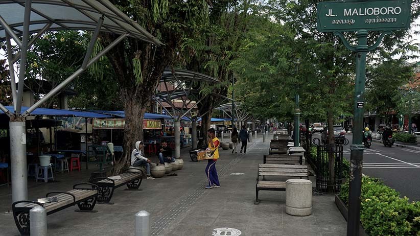 Jalan Malioboro Sepi, Pedagang Dilarang Berjualan - Bagian 3