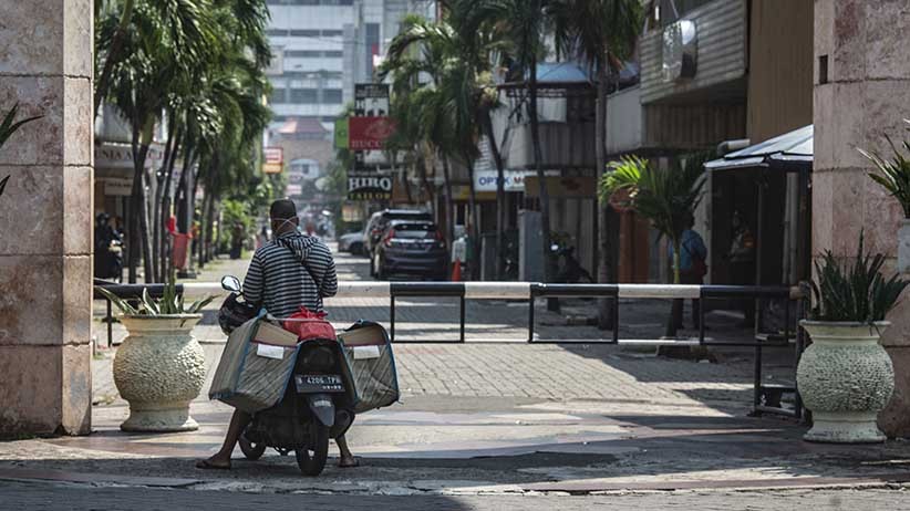Suasana Sepi Pertokoan Pasar Baru - Bagian 2