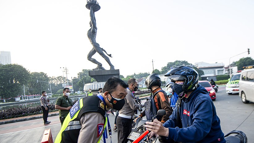 Hari Pertama PPKM Darurat Kota Jakarta Lengang, 63 Titik Disekat  - Bagian 3