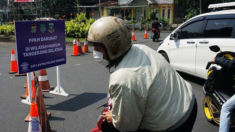 PPKM Darurat, Kendaraan dari Tangsel MenujuJakarta Terpaksa Berputar Balik - Bagian 3