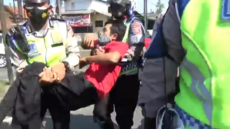 Sopir Mendadak Pingsan saat Kendarai Truk Boks, Nyaris Tabrak Polisi di Padalarang