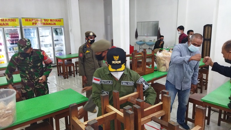 title Wali Kota Malang Berang, Banyak Rumah Makan Tak Patuhi PPKM Darurat di Hari Pertama Wali Kota Malang Berang, Banyak Rumah Makan Tak Patuhi PPKM Darurat di Hari Pertama