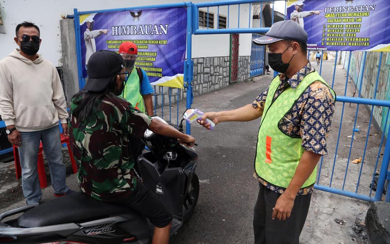 Kreatif, Warga Kranggan Surabaya Pasang Semprotan Disinfektan Otomatis Sepanjang 220 Meter - Bagian 5