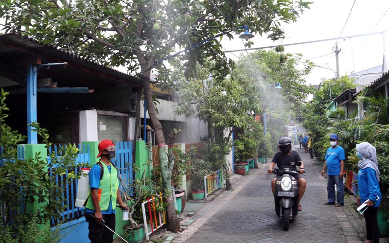 Kreatif, Warga Kranggan Surabaya Pasang Semprotan Disinfektan Otomatis Sepanjang 220 Meter - Bagian 3