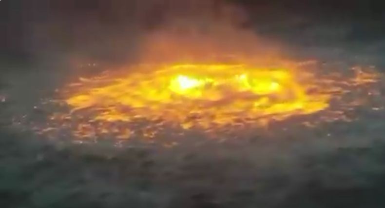 Fenomena api di dasar laut.