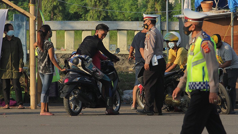 PPKM Darurat, Latihan Balap Motor Dibubarkan Polisi - Bagian 2