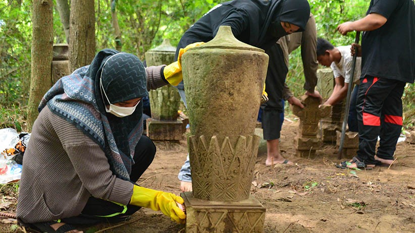 Ratusan Batu Nisan Ulama Kesultanan Aceh Darussalam Terkubur akibat Tsunami - Bagian 1