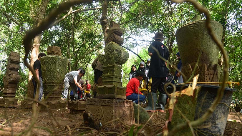 Ratusan Batu Nisan Ulama Kesultanan Aceh Darussalam Terkubur akibat Tsunami - Bagian 2