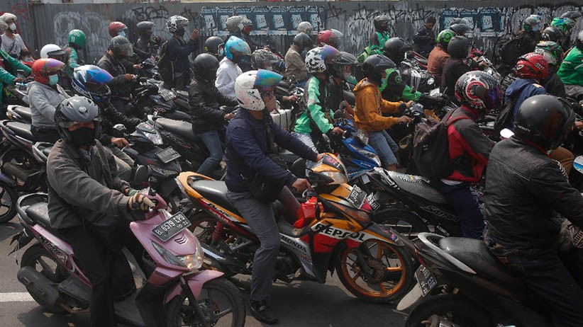 Ribuan Kendaraan Putar Balik di Pos Penyekatan Kalideres - Bagian 2