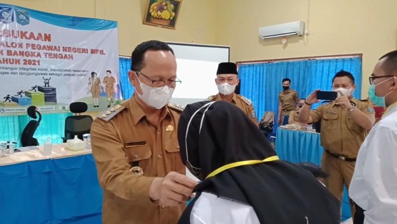 title Bupati Bangka Tengah Minta ASN Baru Berperilaku Baik dalam Melayani Masyarakat Bupati Bangka Tengah Minta ASN Baru Berperilaku Baik dalam Melayani Masyarakat