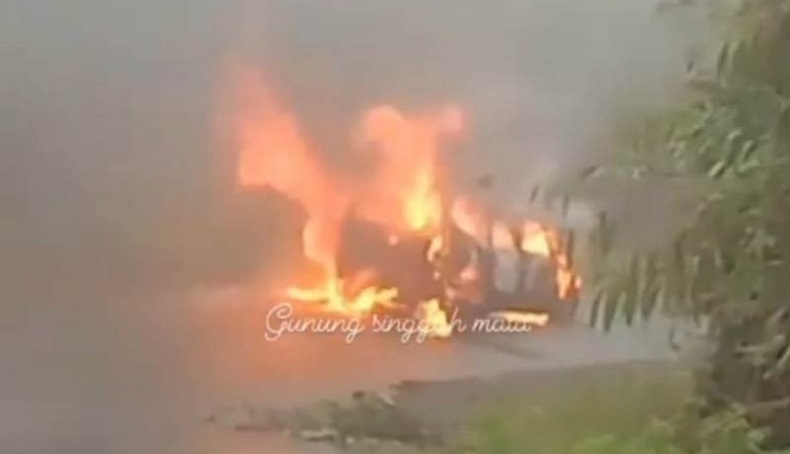  Innova Hangus Terbakar di Kawasan Gunung Singgah Mata, Polisi Cari Pemilik Mobil