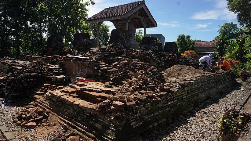 Peneliti Kaji Pemugaran Candi Gayatri - Bagian 1