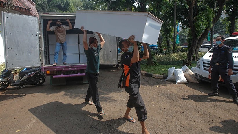 Melihat Tumpukan Peti Jenazah Khusus Covid untuk Rumah Sakit Seluruh Jakarta - Bagian 3