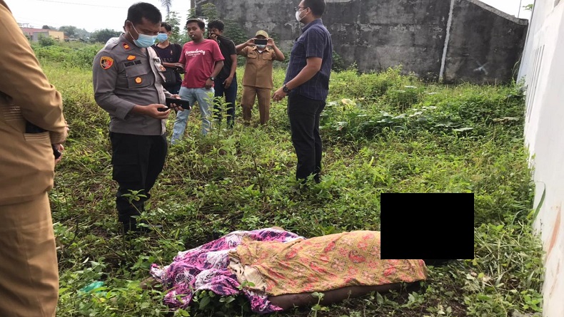 Mayat Pria Penuh Luka Ditemukan di Jalan Seroja Medan