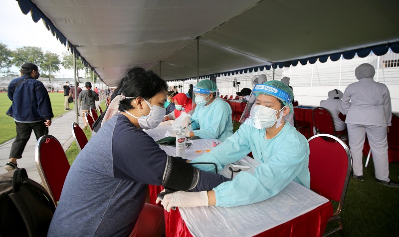 title Kejar Target 50.000 Per Hari, Pemkot Surabaya Gelar Vaksinasi Covid-19 Massal Kejar Target 50.000 Per Hari, Pemkot Surabaya Gelar Vaksinasi Covid-19 Massal