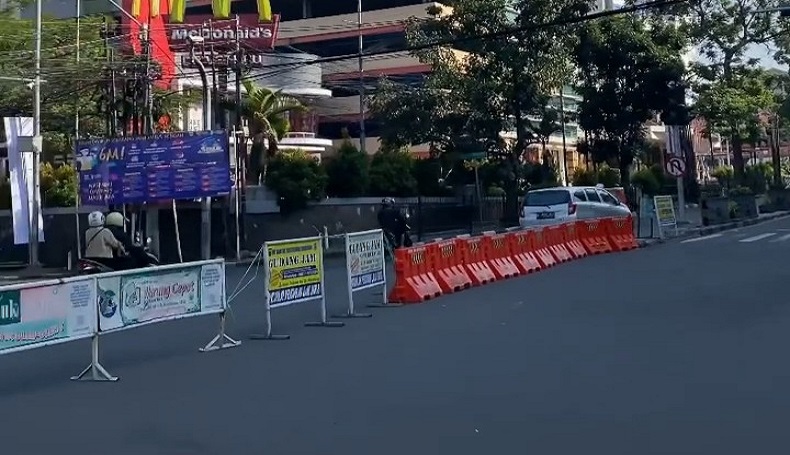 Jalan di Bandung Ditutup Lebih Awal, Netizen: Muter Setengah Ampun ke Asia Afrika