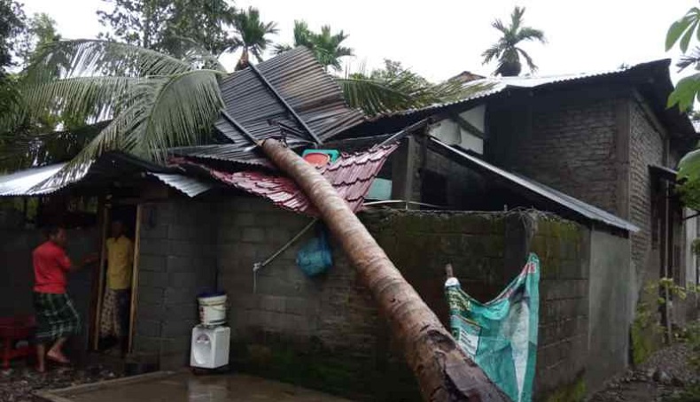 2 Rumah di Aceh Barat Daya Rusak Berat akibat Angin Kencang, Warga Luka Tertimpa Pohon 