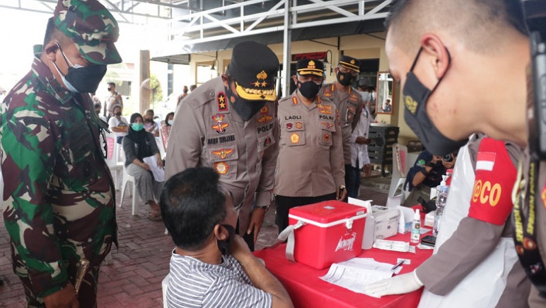 title Sukseskan Vaksinasi, Polda Sulut dan Jajaran Siagakan 20 Gerai Vaksin Presisi Sukseskan Vaksinasi, Polda Sulut dan Jajaran Siagakan 20 Gerai Vaksin Presisi