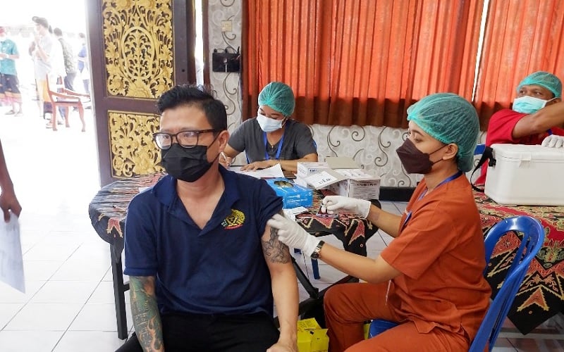title 700 Warga Binaan Lapas Kerobokan Disuntik Vaksin Covid-19 Tahap Pertama 700 Warga Binaan Lapas Kerobokan Disuntik Vaksin Covid-19 Tahap Pertama