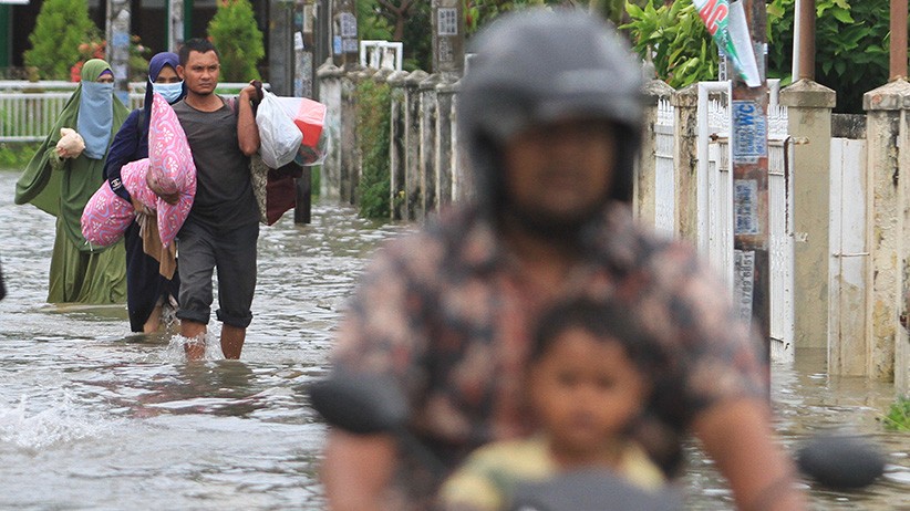 Diguyur Hujan Deras, Puluhan Rumah Desa Lampasie Engking Terendam Banjir - Bagian 2