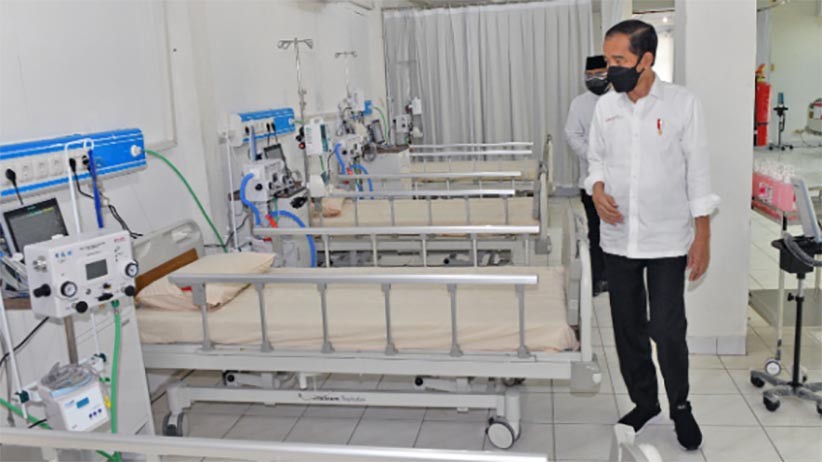 Presiden Jokowi Cek Kesiapan Asrama Haji Pondok Gede Menjadi RS Darurat - Bagian 1