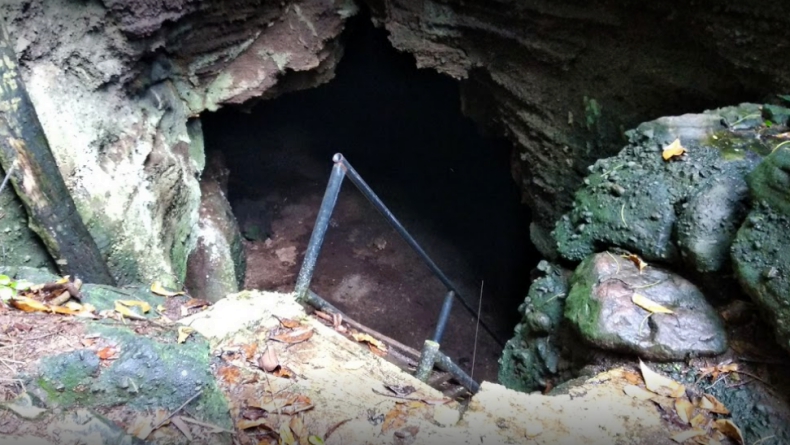 Kanjeng Nyi Roro Kidul dan 12 Kerajaan Gaib  di Gua Matu Pesisir Barat Lampung