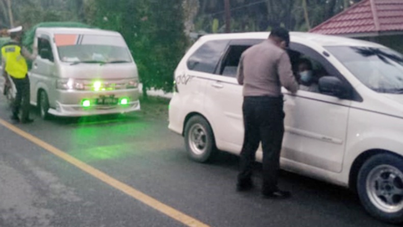 Cegah Penyebaran Covid-19, Petugas Gabungan Sekat Perbatasan Sulut dan Gorontalo