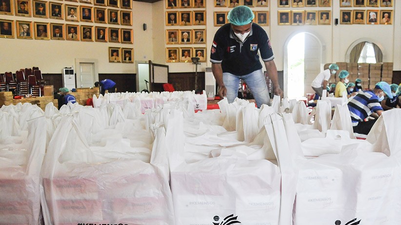 Dapur Umum Siapkan 20.000 Makanan untuk Tenaga Kesehatan hingga Petugas Makam - Bagian 2