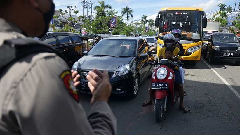 Gerakan Hening Cipta Indonesia Selama 60 Detik, Semua Kendaraan Berhenti - Bagian 3