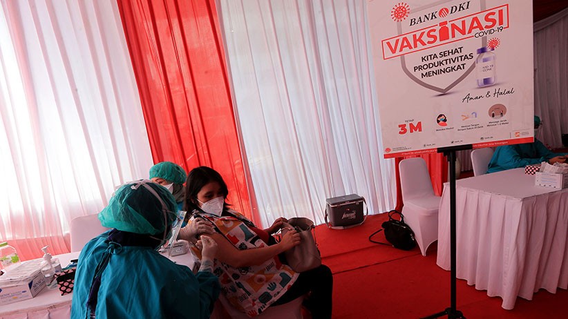 Bank DKI Targetkan 12.000 Karyawan dan Nasabah Divaksin hingga Akhir Juli - Bagian 3