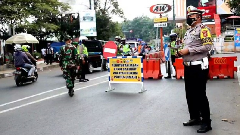 Tekan Mobilitas Warga selama PPKM Darurat, Jalan Protokol di Cimahi Ditutup