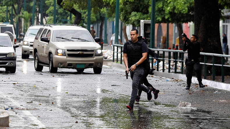 Polisi dan Geng Kriminal Bersenjata Baku Tembak, 26 Orang Tewas