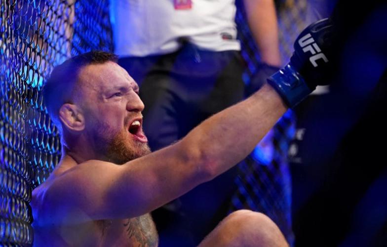 Conor McGregor Panas Lihat Charles Oliveira Juara UFC Kelas Ringan, Langsung Ajak Duel