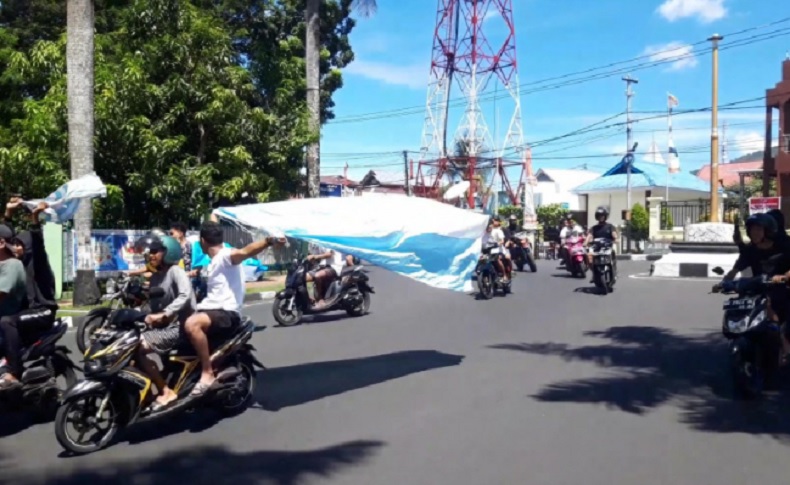 title Rayakan Kemenangan Argentina, Konvoi Ratusan Warga Ternate Dibubarkan Polisi Rayakan Kemenangan Argentina, Konvoi Ratusan Warga Ternate Dibubarkan Polisi