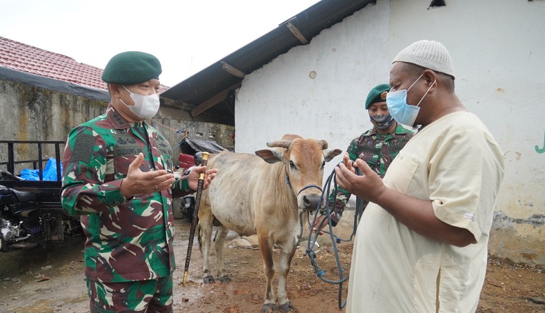 title Pangkostrad Beri Santunan di Panti Asuhan Gowa : Wujud Kostrad Hadir di Masyarakat Pangkostrad Beri Santunan di Panti Asuhan Gowa : Wujud Kostrad Hadir di Masyarakat