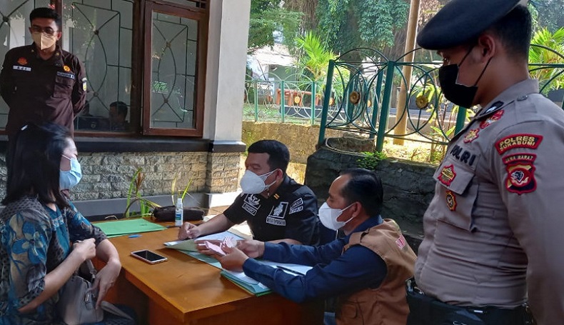 title Langgar PPKM Darurat, Pabrik Garmen di Sukabumi Disanksi Tegas Langgar PPKM Darurat, Pabrik Garmen di Sukabumi Disanksi Tegas