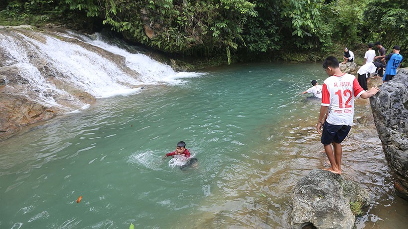 Indahnya Air Terjun Tingkat Tujuh di Tapaktuan Aceh - Bagian 2