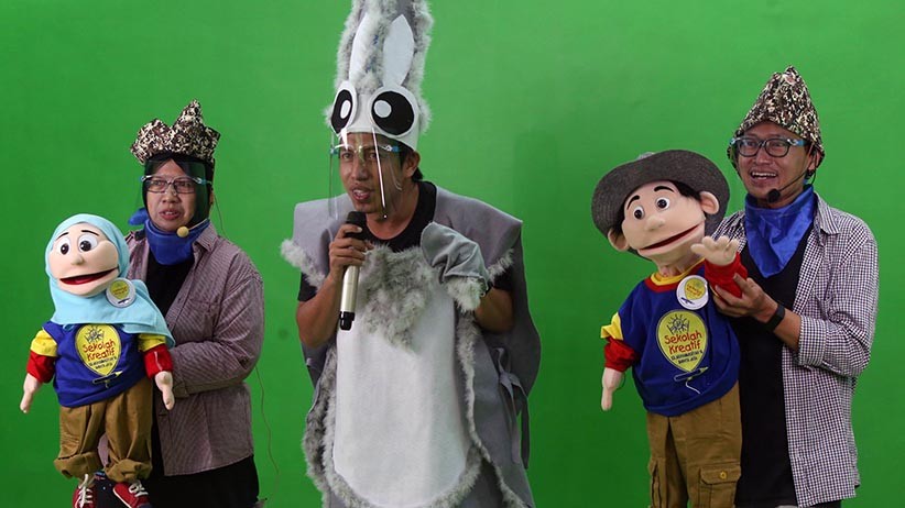 Hari Pertama Sekolah, Murid SD Kreatif Diajak Berpetualang Virtual - Bagian 1