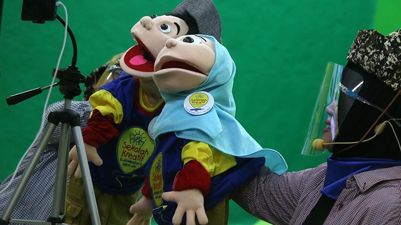 Hari Pertama Sekolah, Murid SD Kreatif Diajak Berpetualang Virtual - Bagian 3