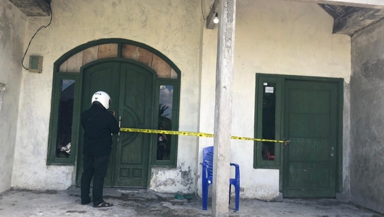 Janda Ditemukan Tewas di Rumah, Keluarga Curiga Foto-Fotonya di Facebook Berubah