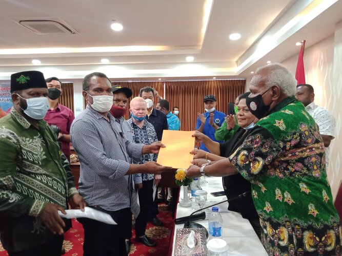 Reses ke-II, Anggota MRP Dorlince Mehue Jaring Aspirasi 