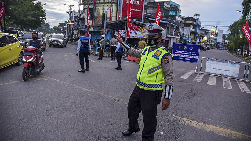Kota Medan PPKM Darurat, Pertigaan Simpang Kampus USU Ditutup - Bagian 1
