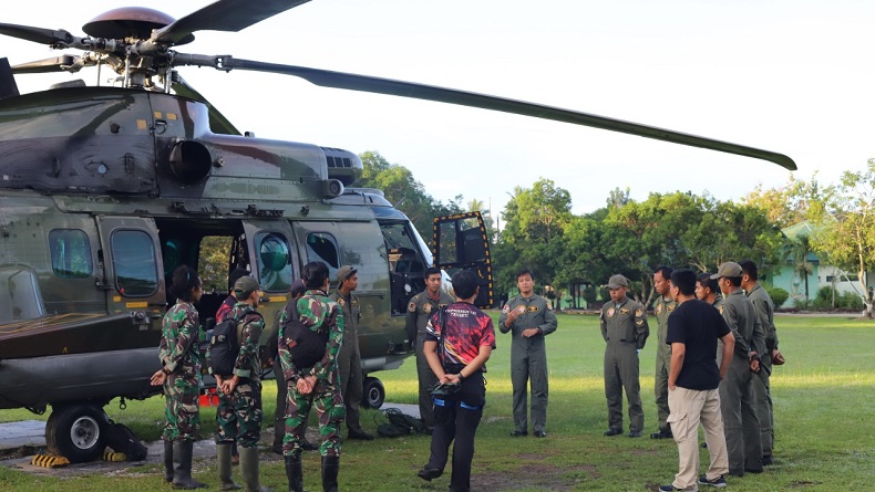 Aksi Heroik Prajurit TNI Evakuasi 2 Jenazah Teroris MIT Poso di Hutan Lebat