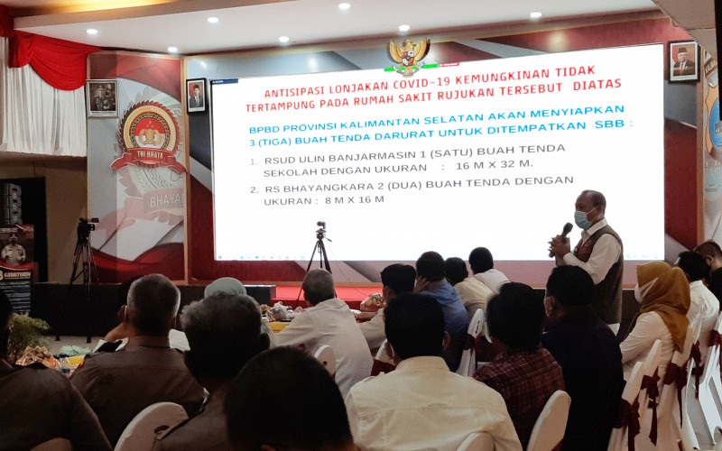title Pemprov Kalsel Siapkan 22 Tenda Darurat untuk Tempat Tidur Pasien Covid-19 Pemprov Kalsel Siapkan 22 Tenda Darurat untuk Tempat Tidur Pasien Covid-19