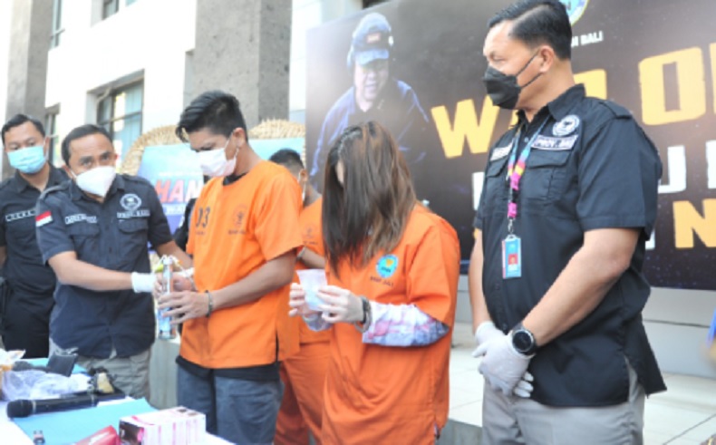 Selebgram Cantik Ditangkap dalam Kamar, Tes Urine Positif Narkoba