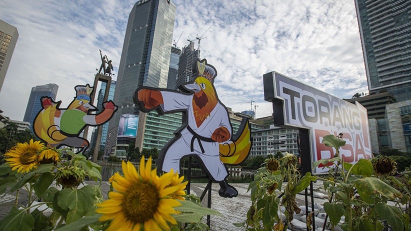 Maskot PON Papua Hiasi Kota Jakarta - Bagian 2
