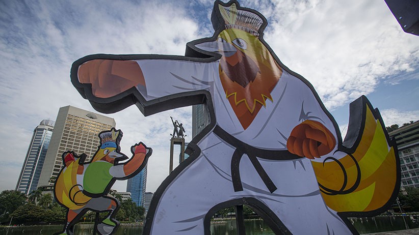 Maskot PON Papua Hiasi Kota Jakarta - Bagian 1